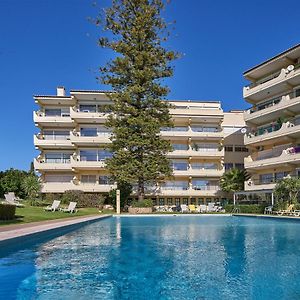Parque Mourabel Oasis Village&Pe do Lago
